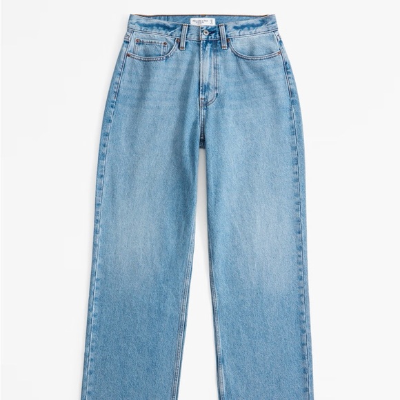 Abercrombie Curve Love Mid Rise Slouchy Jean - Picture 2 of 5